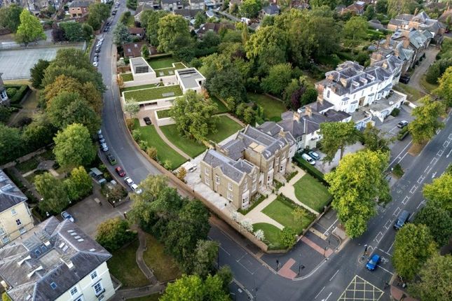 Daresbury Villa, 117, The Mount, North Yorkshire photo 3