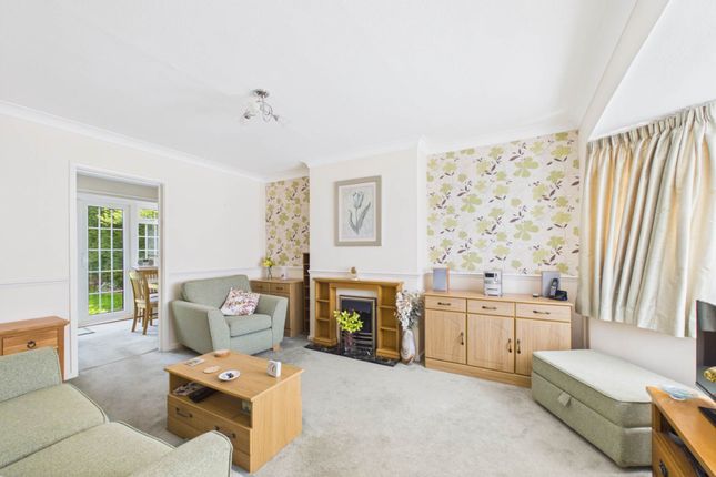 7, Clovers End, Horsham photo 4