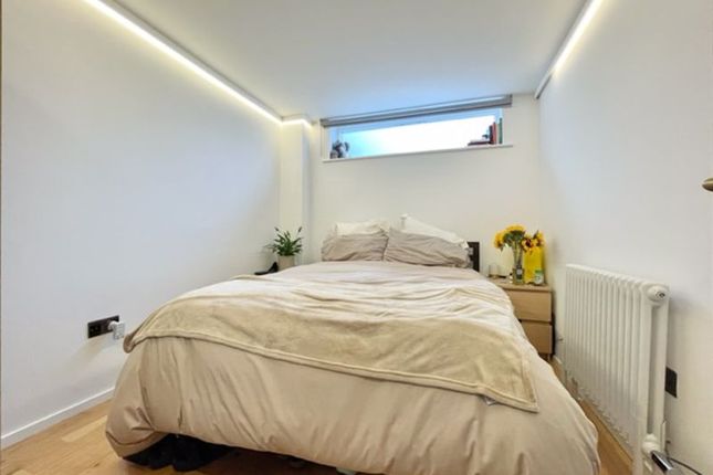 A, 105, Tanners Hill, London photo 5