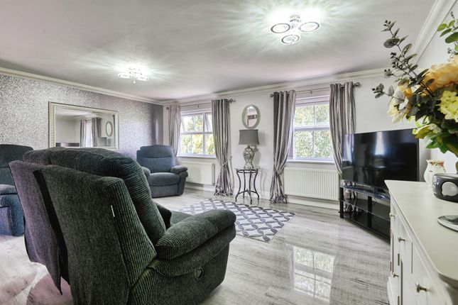 37, Hawksworth Crescent, Birmingham photo 4