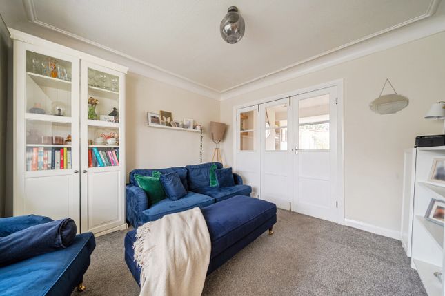 2, Laithe Close, Keighley photo 3