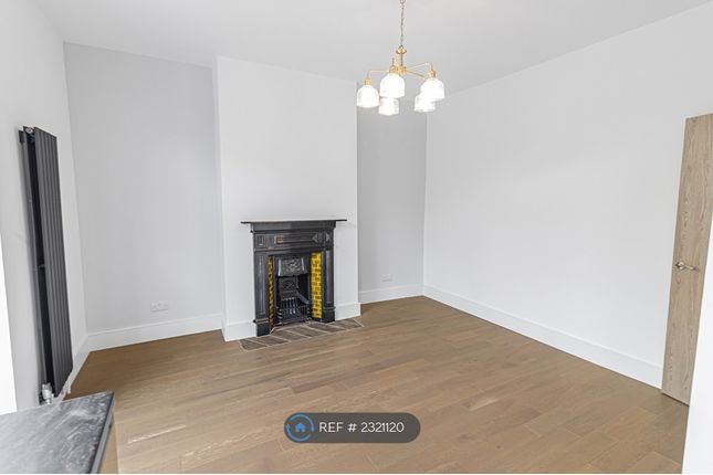 Estcourt Road, London photo 3