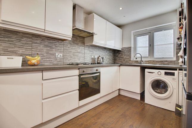 84, Eddington Crescent, WELWYN GARDEN CITY photo 4