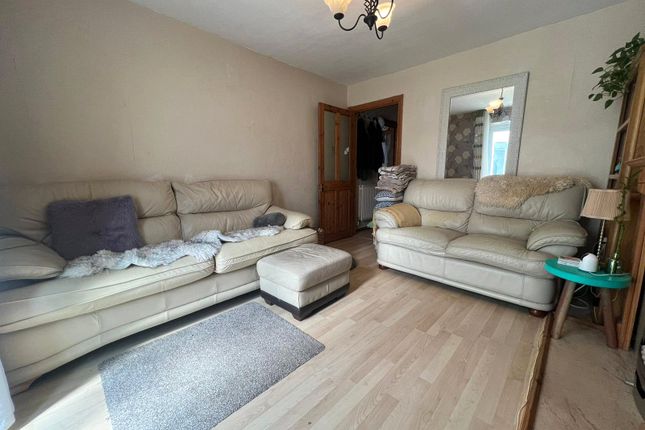 Ryebeck Road, Fleet photo 3