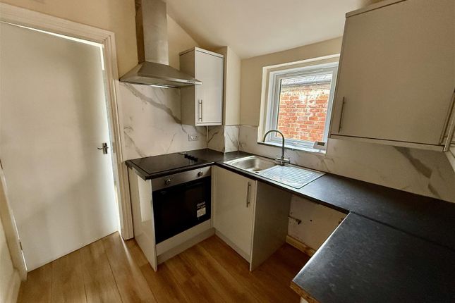 16A, Market Place, Mansfield photo 3