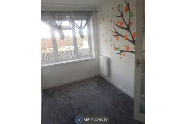 Flat, Annvera House Strover St, Gillingham photo 5
