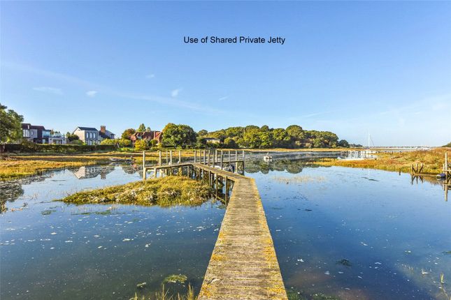 Lapwater & The Slip,, Smugglers Lane, Chichester photo 3
