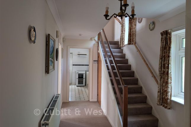 3, St. Mary's Close, Pulborough photo 5