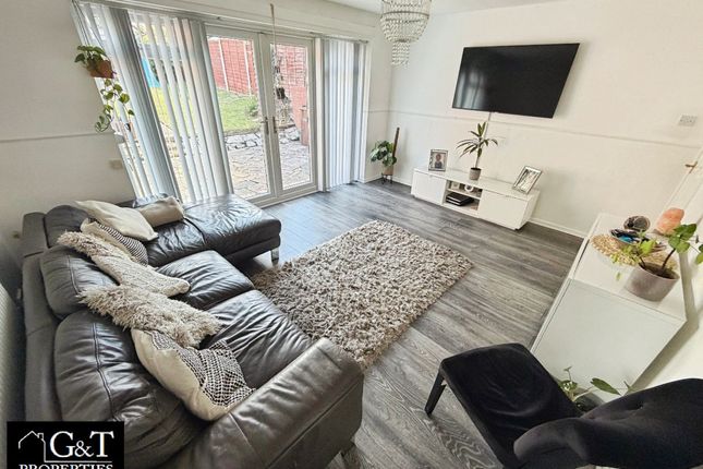 6 Wood Street, Wolverhampton photo 3