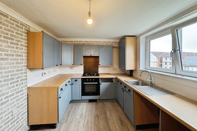 10F, Waulking Mill Road, Faifley,, Clydebank photo 3
