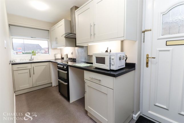 16, Summerfields Way, Ilkeston photo 2