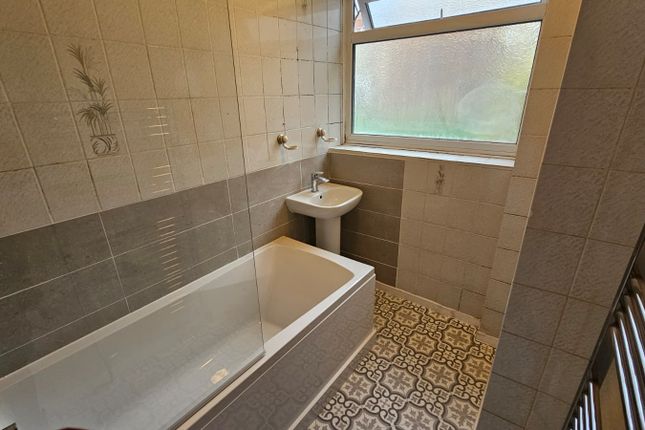 7, Sandford Close, London photo 4