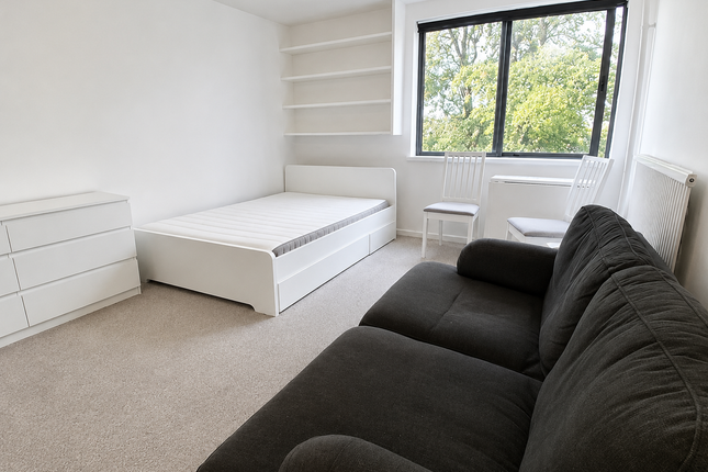 Flat 410 Mayflower House, Manhattan Drive, Cambridge photo 2