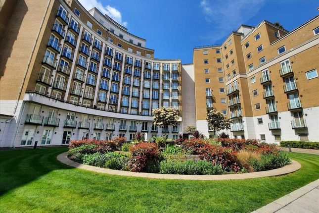 Flat to rent in Palgrave Gardens, London