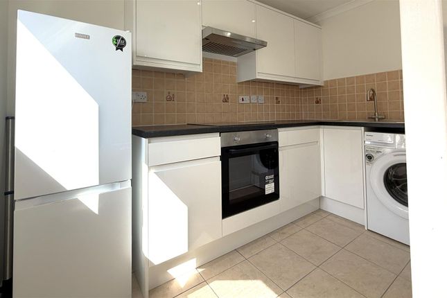 23, Tasker Close, Middlesex photo 5