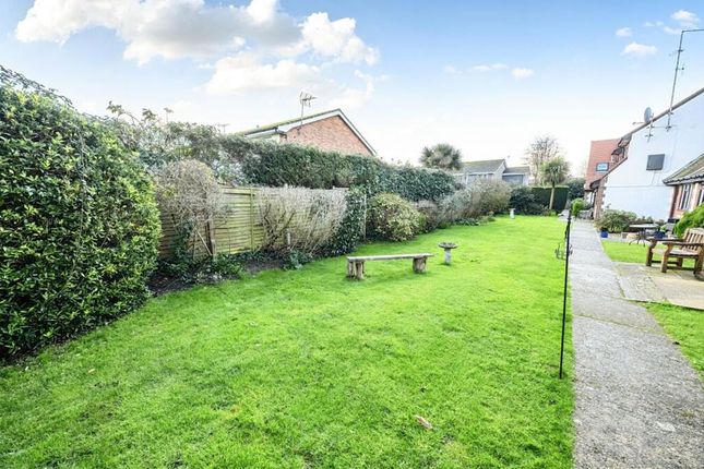 9 The Willows, Manor Farm Court, Chichester photo 4