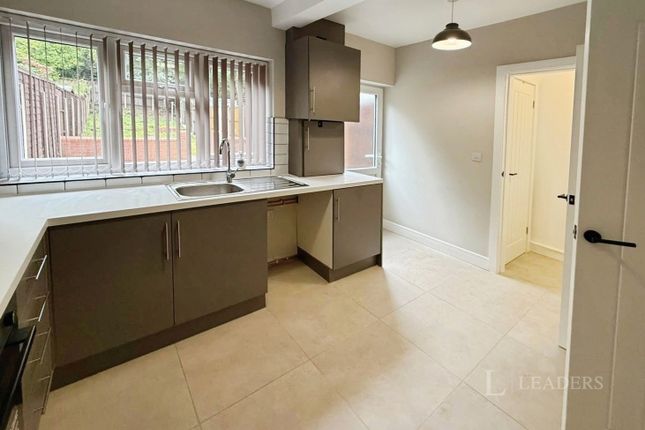 Park Avenue, West Midlands photo 3