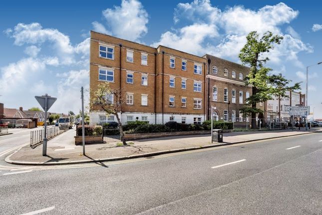2 bed flat for sale in St. Marys Lane, Upminster RM14