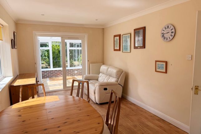 Broomfields, Courtlands Road, Uckfield photo 5