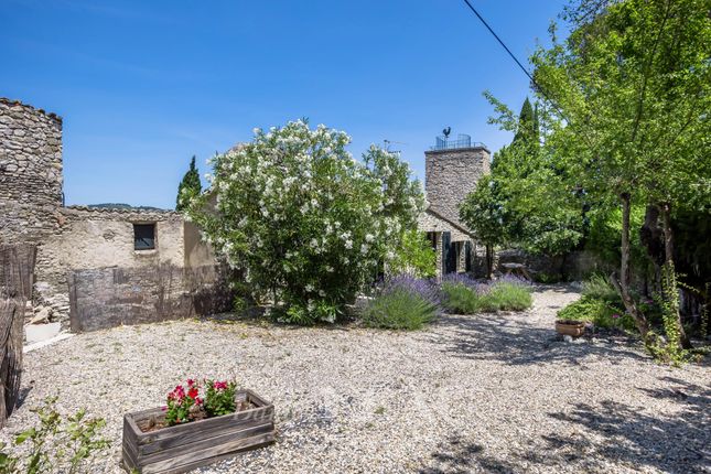Detached house for sale in Vaison-La-Romaine, 84110, France