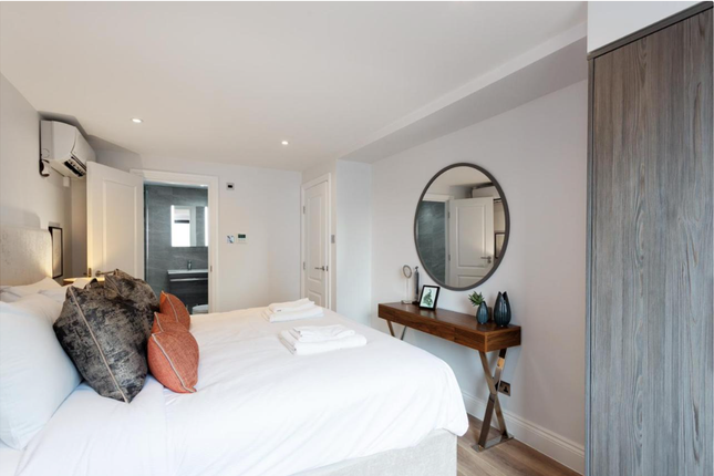 Flat for sale in Knaresborough Place, London