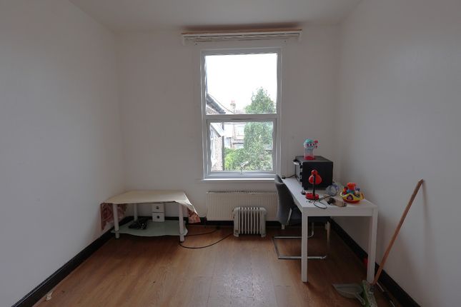1B, Springfield Road, London photo 4