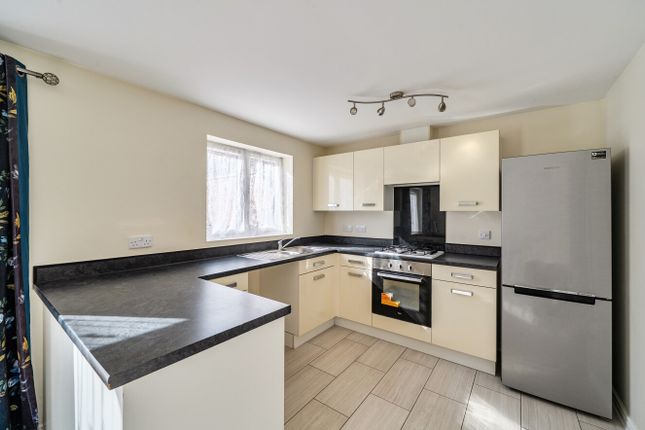 18, Wincombe Road, Swindon photo 4