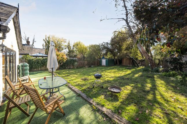 2 Savay Farm Garden Cottage,, Savay Lane, Denham photo 4