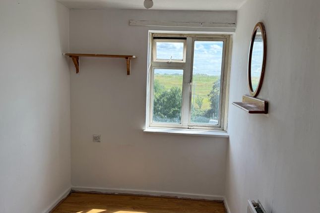 95, Convent Way, Southall photo 3
