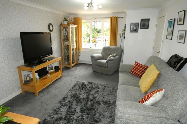 16, Folkestone Close, Preston photo 3