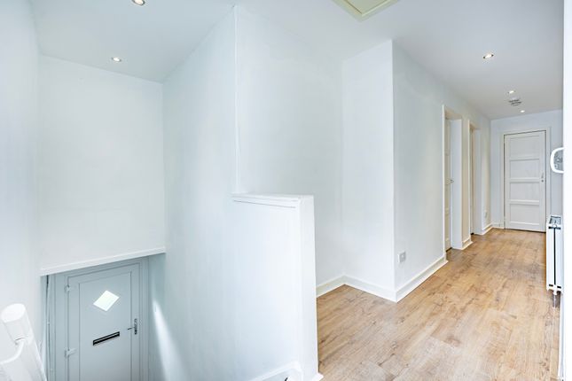 219 Carmunnock Road, Glasgow photo 2