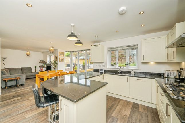 33, Tutbury Hollow, Ashbourne photo 4