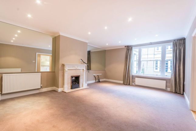 Mews house to rent in Tarrant Place, Marylebone, London