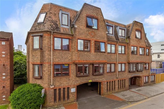 Thumbnail Flat for sale in Marshalls Road, Sutton, Surrey
