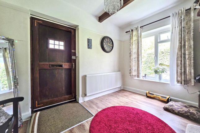 2 Green Lane, Tadworth photo 2