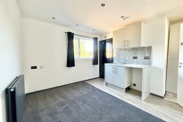 120 Oxclose, peterborough photo 3