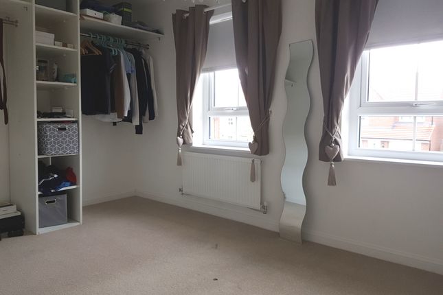 10, Yarm photo 5