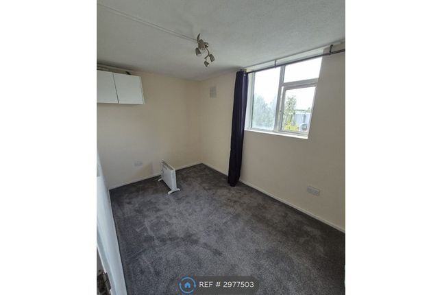 Intalbury Avenue, Aylesbury photo 4