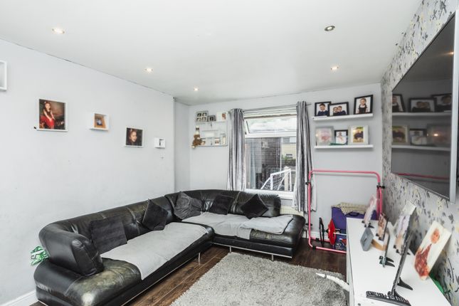 2, East Street, Havercroft photo 2