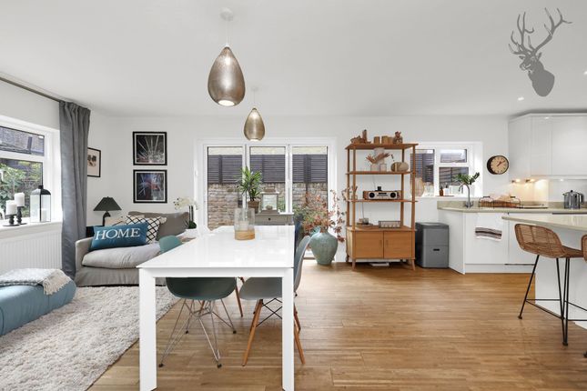 131a Tredegar Road, London photo 4