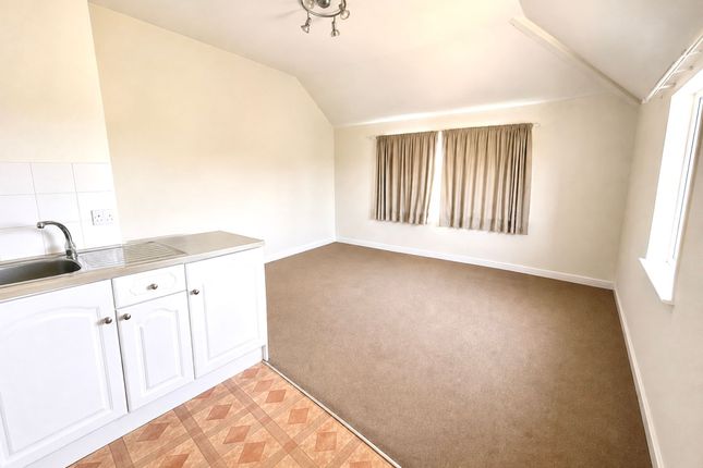 Flat 5, 21 Sandringham Gardens, Paignton photo 4