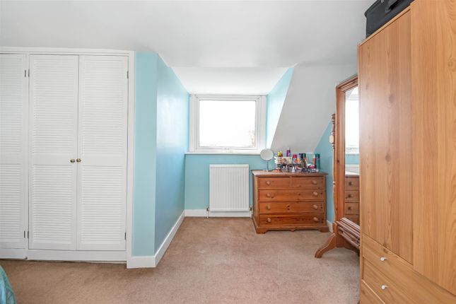 Flat to rent in Lee High Road, London
