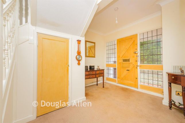 7, Woodbury Hill, Loughton photo 3