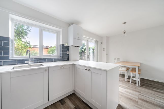 Chaffinch Close, Surbiton photo 4