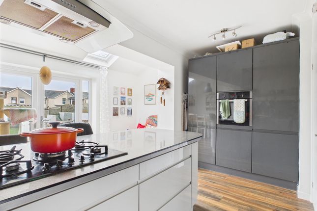 28, Lewis Place, Porthcawl photo 4