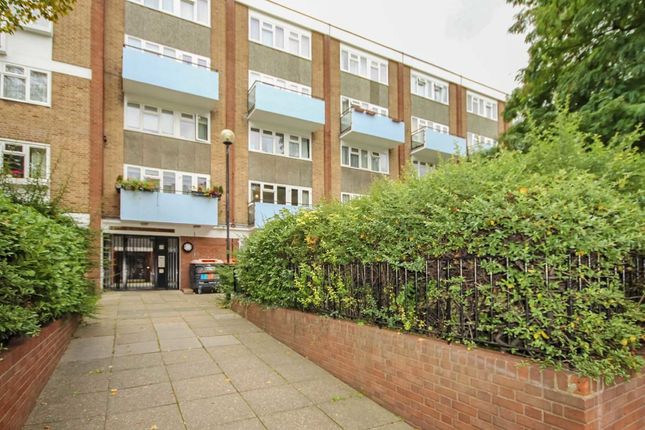 Flat for sale in North End Crescent, London