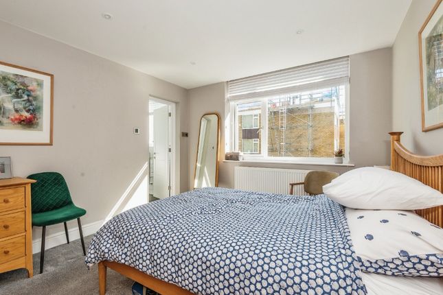 Flat for sale in Avenue Road, Epsom