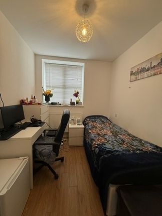 Flat 3 328, High Road, Harrow photo 4