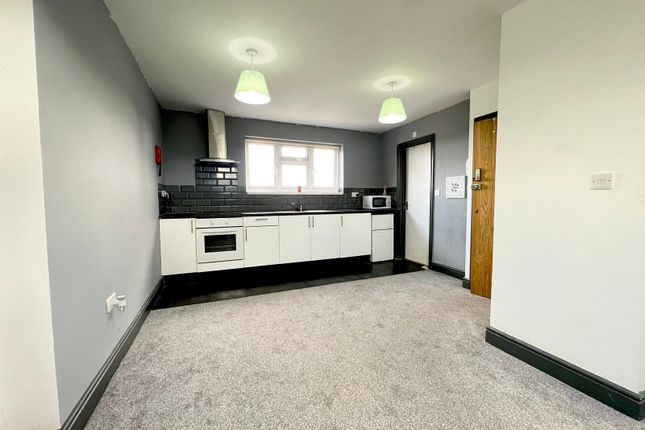 Studio to rent in Green Lane, Ilford, Essex