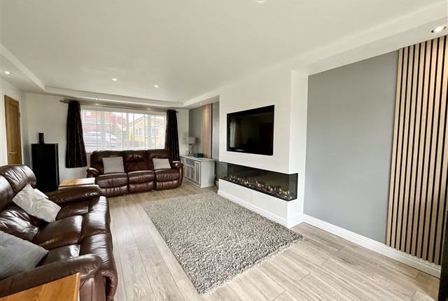10, Ilkley Crescent Swallownest, Sheffield photo 3